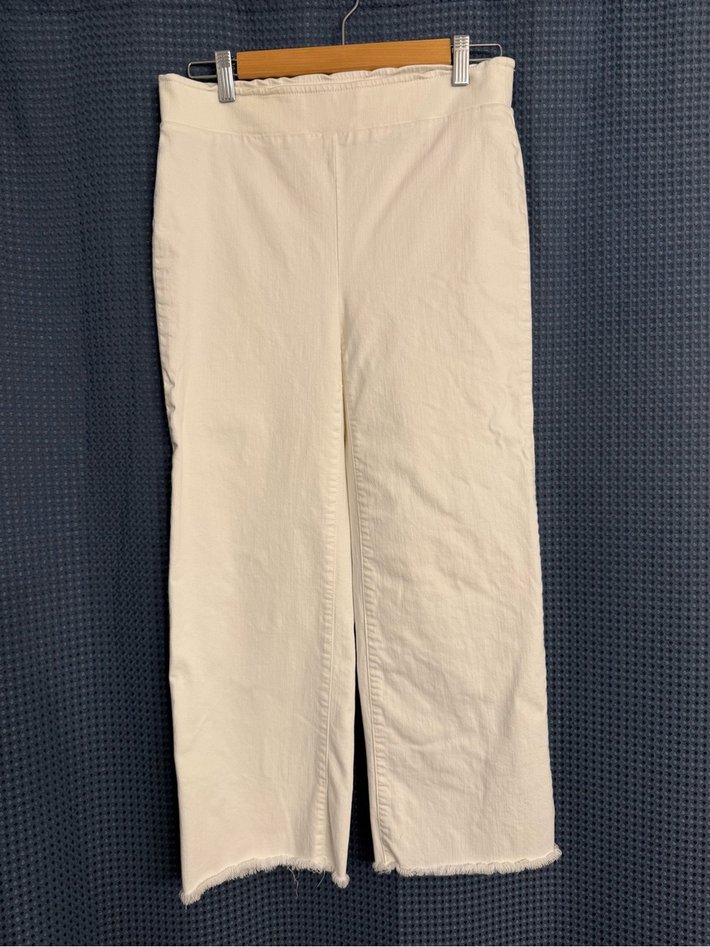 white wide-Leg Raw Hem Pants